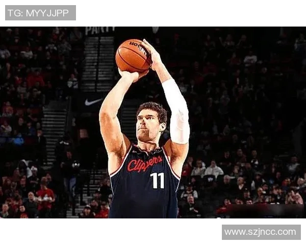 布鲁克洛佩斯：从NBA巨星到篮球战术革新者的精彩旅程